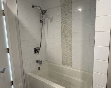 1101 S Harvard Boulevard - Photo Thumbnail 9