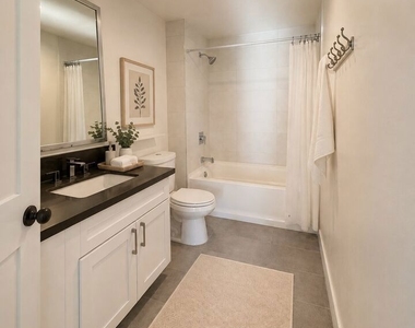 1101 S Harvard Boulevard - Photo Thumbnail 8