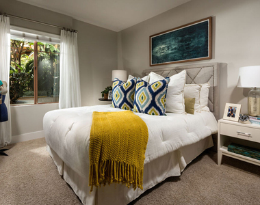 1040 Glendon Avenue - Photo Thumbnail 9