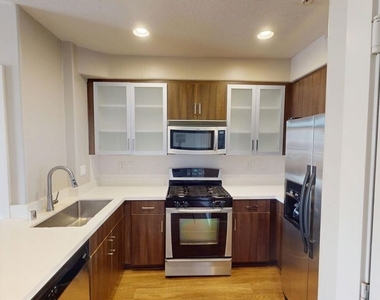 1040 Glendon Avenue - Photo Thumbnail 2