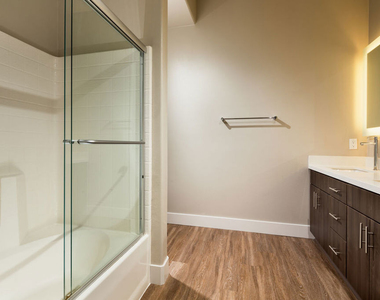 1040 E Glendon Avenue - Photo Thumbnail 4