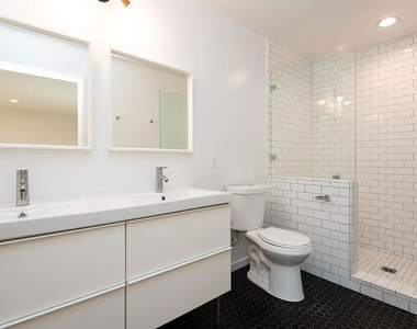 3933 Marathon Street - Photo Thumbnail 4