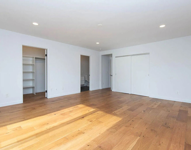 3933 Marathon Street - Photo Thumbnail 3