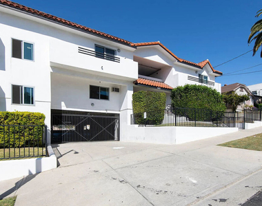 3933 Marathon Street - Photo Thumbnail 8
