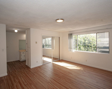 11515 Ohio Avenue - Photo Thumbnail 8