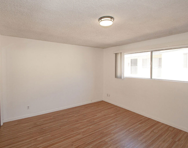 11515 Ohio Avenue - Photo Thumbnail 11