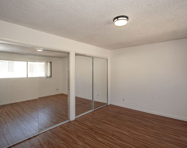 11515 Ohio Avenue - Photo Thumbnail 10