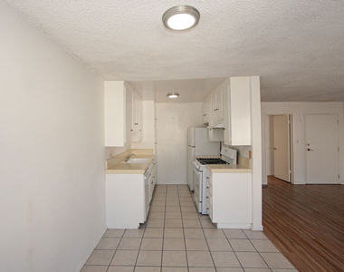 11515 Ohio Avenue - Photo Thumbnail 4
