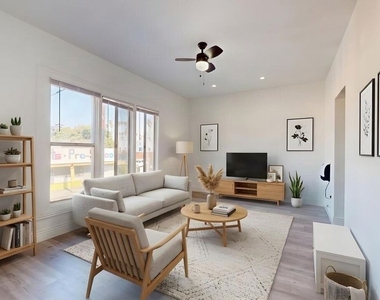 2318 1/2 W Jefferson Boulevard - Photo Thumbnail 1
