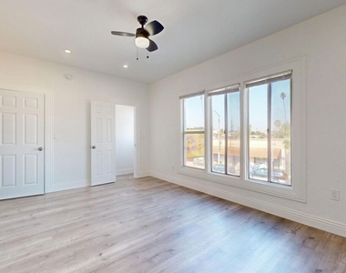 2318 1/2 W Jefferson Boulevard - Photo Thumbnail 7