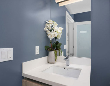 8210 Fountain Avenue - Photo Thumbnail 17