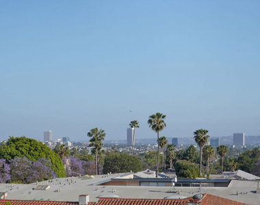 8210 Fountain Avenue - Photo Thumbnail 24