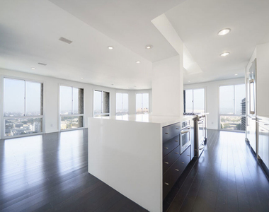 800 W 1st Street - Photo Thumbnail 4