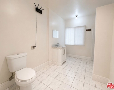 1188 W 37th Drive - Photo Thumbnail 3
