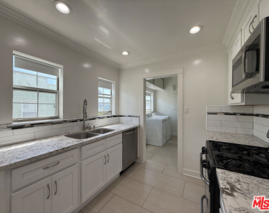 1249 S Tremaine Avenue - Photo Thumbnail 24