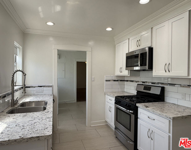 1249 S Tremaine Avenue - Photo Thumbnail 21