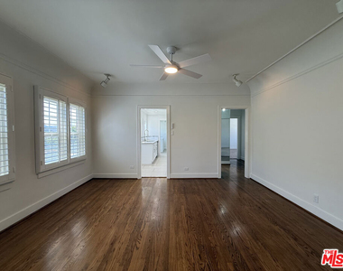 1249 S Tremaine Avenue - Photo Thumbnail 10