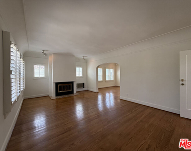 1249 S Tremaine Avenue - Photo Thumbnail 8