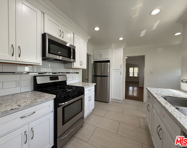 1249 S Tremaine Avenue - Photo Thumbnail 23