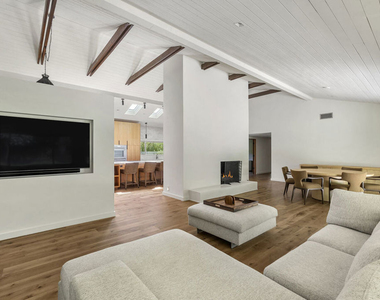9258 Swallow Drive - Photo Thumbnail 5