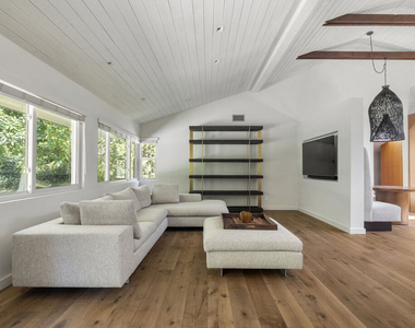 9258 Swallow Drive - Photo Thumbnail 6