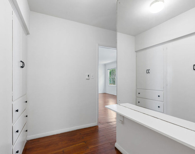 180 N Clark Drive - Photo Thumbnail 12