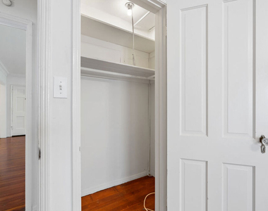 180 N Clark Drive - Photo Thumbnail 11