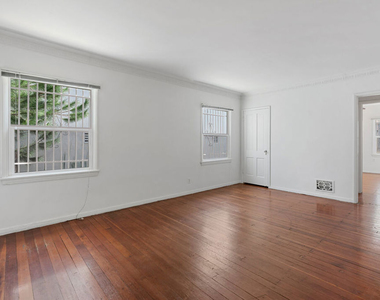 180 N Clark Drive - Photo Thumbnail 4