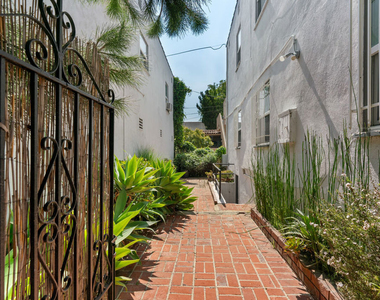 180 N Clark Drive - Photo Thumbnail 16