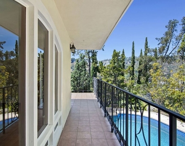 7863 Electra Drive - Photo Thumbnail 10