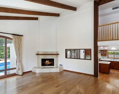 7863 Electra Drive - Photo Thumbnail 2