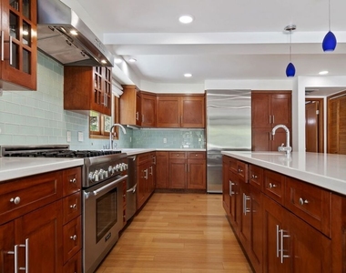7863 Electra Drive - Photo Thumbnail 6