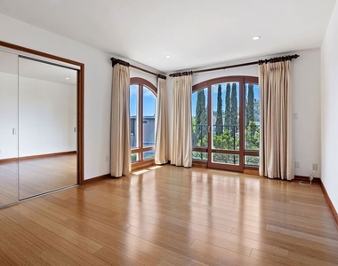 7863 Electra Drive - Photo Thumbnail 14