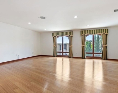 7863 Electra Drive - Photo Thumbnail 17