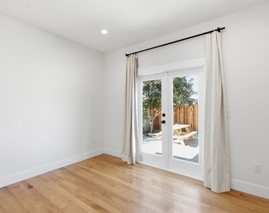 137 E Avenue 43 - Photo Thumbnail 21