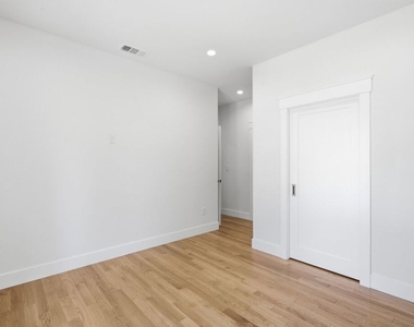 137 E Avenue 43 - Photo Thumbnail 20