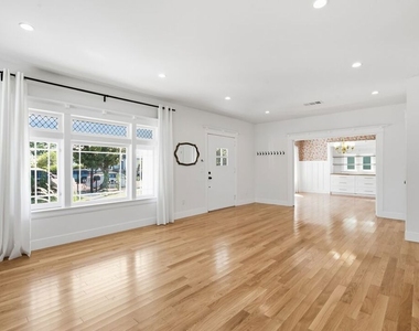 137 E Avenue 43 - Photo Thumbnail 11