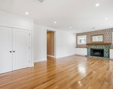 137 E Avenue 43 - Photo Thumbnail 7