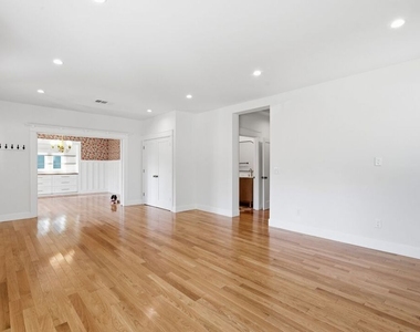 137 E Avenue 43 - Photo Thumbnail 10