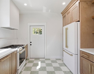 137 E Avenue 43 - Photo Thumbnail 1