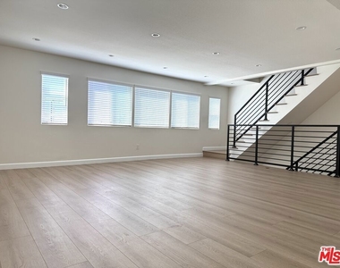 804 N Kenilworth Avenue - Photo Thumbnail 7