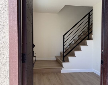 804 N Kenilworth Avenue - Photo Thumbnail 5