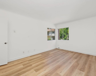 16169 W Sunset Boulevard - Photo Thumbnail 14