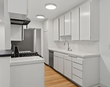 16169 W Sunset Boulevard - Photo Thumbnail 7