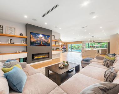 4629 Cerro Verde Place - Photo Thumbnail 6