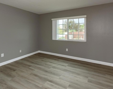 1045 Fuchsia Lane - Photo Thumbnail 23
