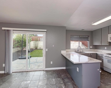 1045 Fuchsia Lane - Photo Thumbnail 32