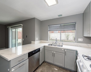 1045 Fuchsia Lane - Photo Thumbnail 10