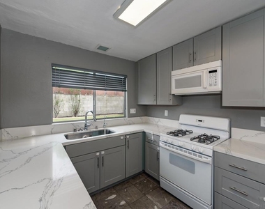 1045 Fuchsia Lane - Photo Thumbnail 33