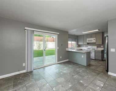 1045 Fuchsia Lane - Photo Thumbnail 7